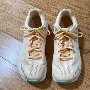 Altra Via Olympus Women’s 9.5